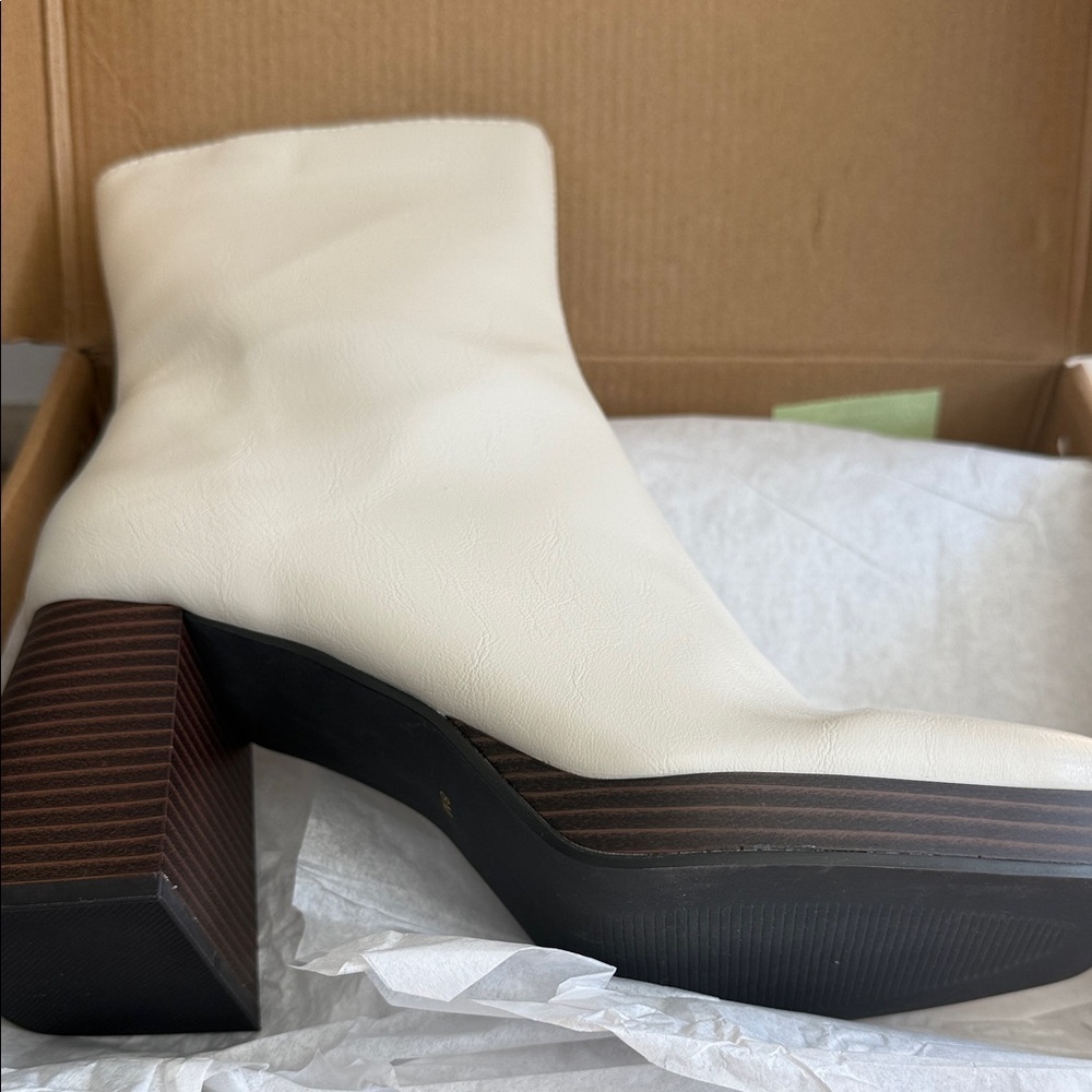 Coconuts by Matisse Cream Heeled Boots - Picture 2 of 4